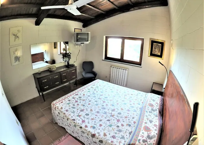 Poggiolindo 住宿加早餐酒店 3*